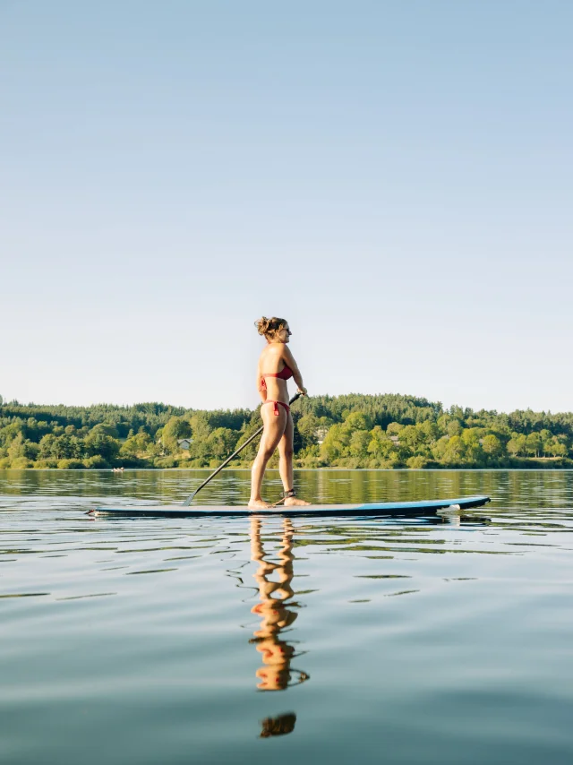 Young woman on a paddle at Lac de Lavalette