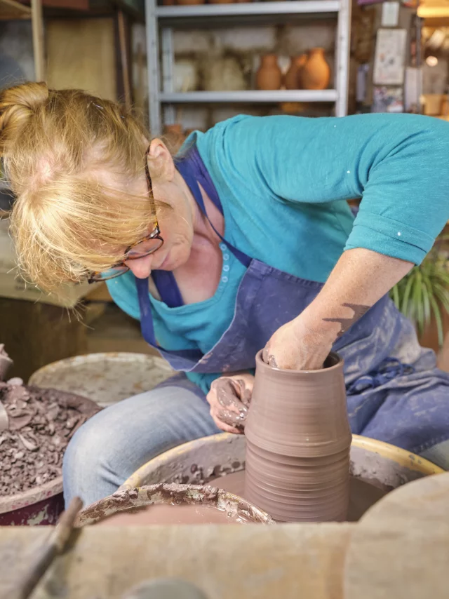 Marie Laure Demutrécy la potière Atelier Vivaterre