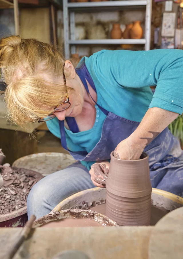 Marie Laure Demutrécy la potière Atelier Vivaterre