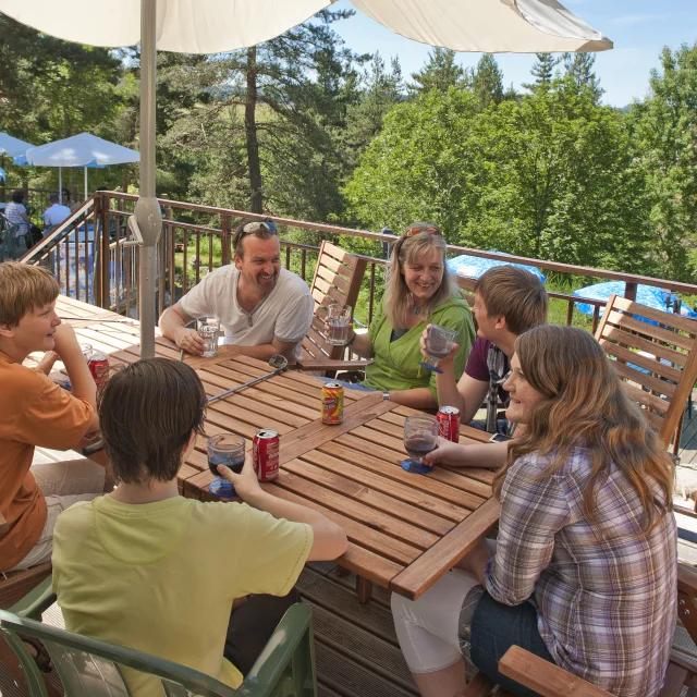 Sur la terrasse du putting golf de Tence