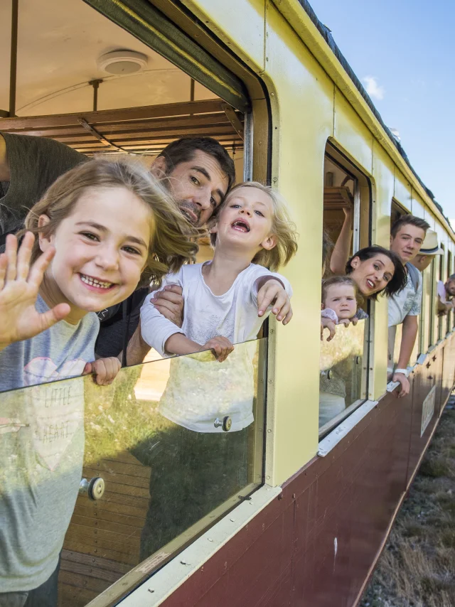 Le train touristique entre Raucoules et Saint-Agrève.