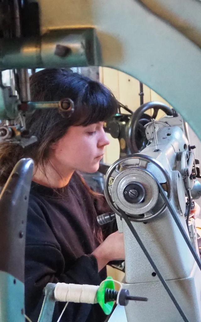 Maeva Abrial, artisane cordonnière