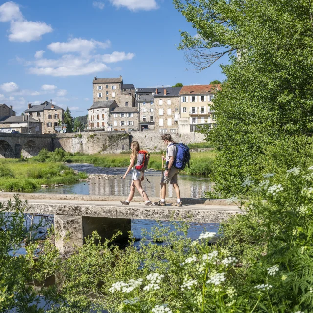 Randonneurs sur le Chemin de Saint Jacques de Compostelle à Tence