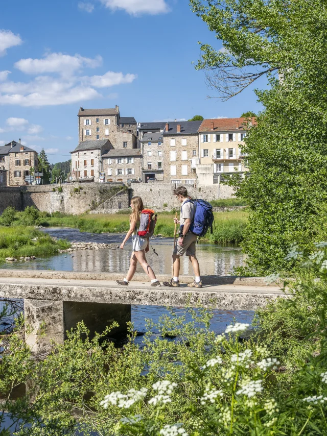 Randonneurs sur le Chemin de Saint Jacques de Compostelle à Tence