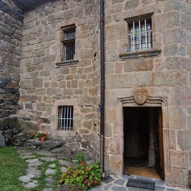 Les Changeas fortified house