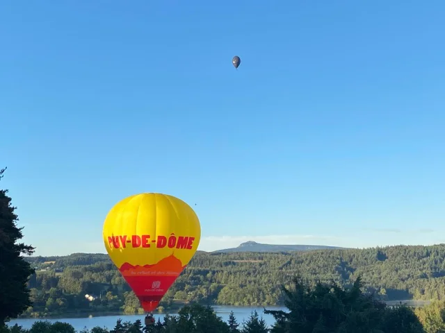 Hot-air ballooning in the Haut-Lignon with Espace Nature Evasion
