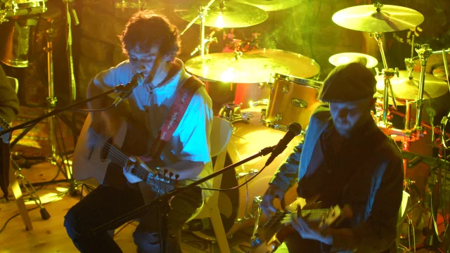Concert at l'Ours Maçon