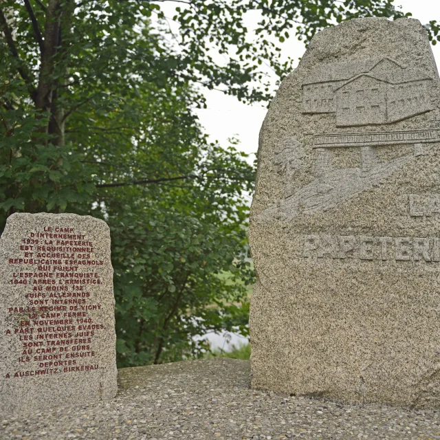 Stèle Papeterie
