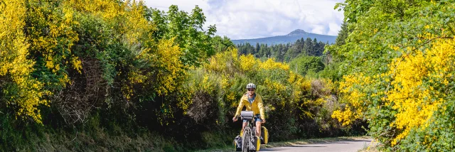 Cyclotouriste sur la Via Fluvia