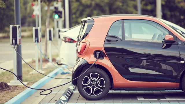 Borne de recharge de véhicule électrique