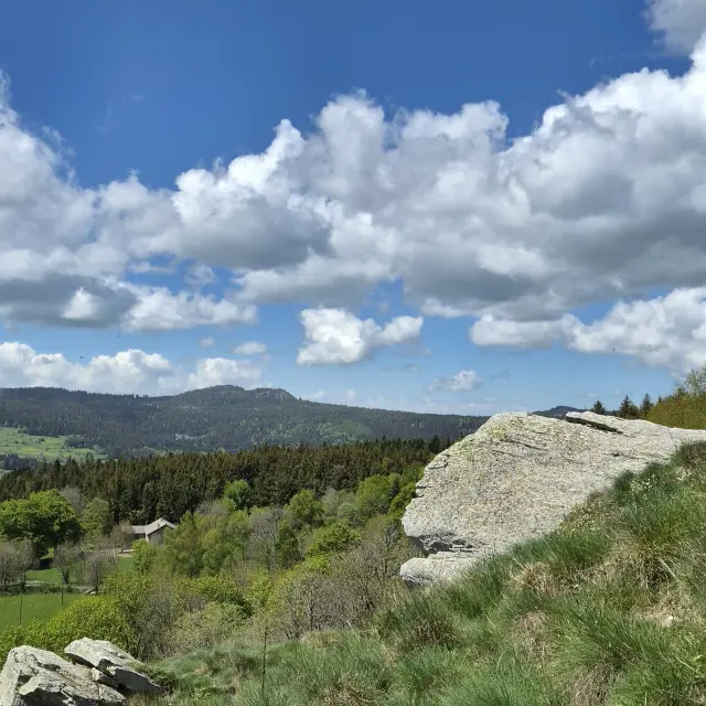Le Testavoyre depuis la Pierre Levée
