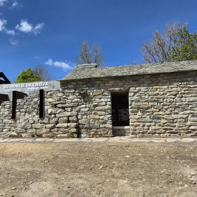 Memorial De Chièze - extérieur ferme Héritier